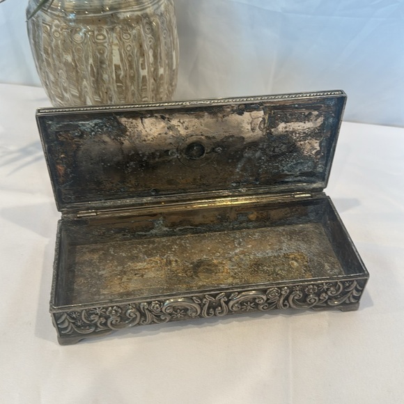 Vintage Godinger Silver Plate Ornate Jewelry Trinket Box - Picture 6 of 8
